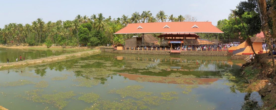 Vallachira Bhavan Bhagavathi Temple, Thrissur, Kerala - Vushii.com Vallachira Bhavan Bhagavathi Temple, Thrissur, Kerala - Vushii.com